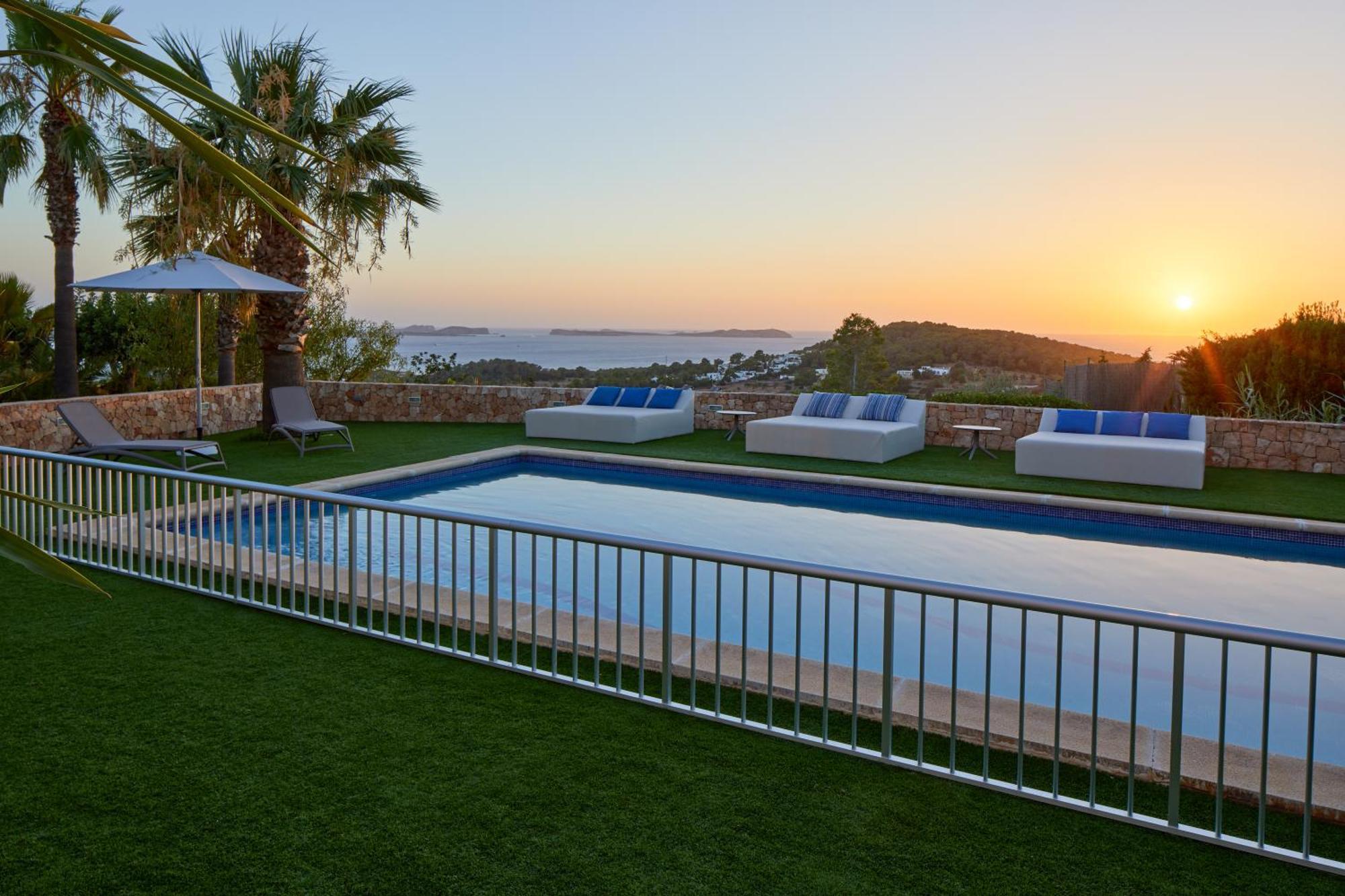Villa Can Joan I - Fantastic Sunset Views And Family Friendly - San Antonio  Exterior photo